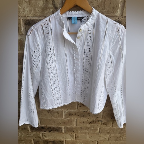 Zara White Eyelet Women's Top size Small - Picture 2 of 10